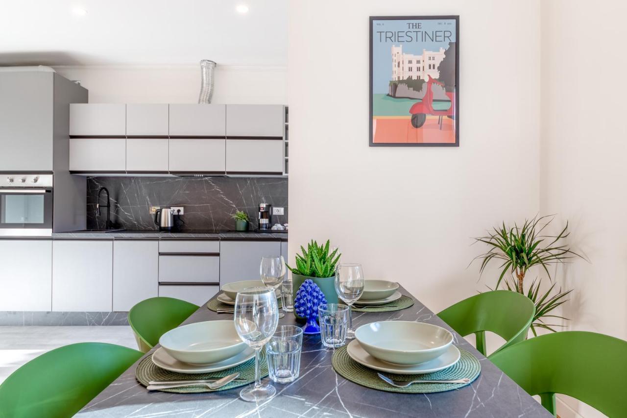 Stylish Apartment - Casa Leone - Center Trieste Bagian luar foto